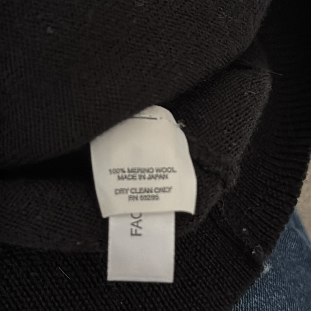 Express men’s v-neck merino wool sweater - Picture 3 of 3